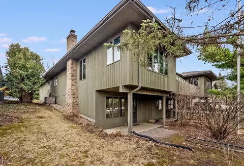614 Meldahl Ln, Northfield, MN 55057