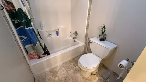 Bath - 1105 Dana Dr SE, Willmar, MN 56201 photo 3 of 5