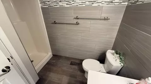 Bath - 1105 Dana Dr SE, Willmar, MN 56201 photo 5 of 5