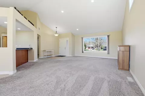 Living - 2517 7th Ave SE, Willmar, MN 56201 photo 4 of 4