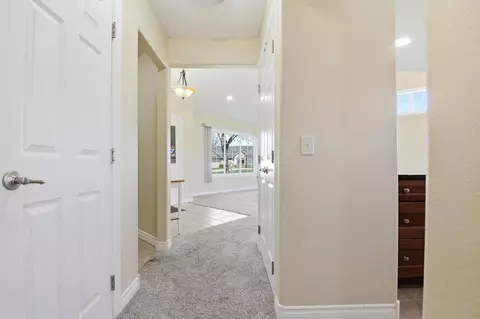 Entry Way - 2517 7th Ave SE, Willmar, MN 56201 photo 3 of 3