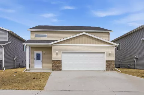 726 Prairie Ave, Horace, ND 58047