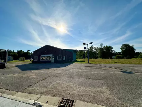 Exterior - 100 Main Ave, Bigfork, MN 56628 photo 3 of 5