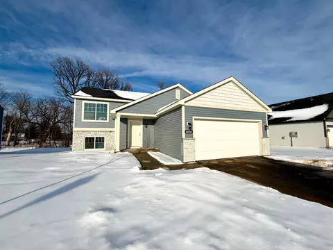 6656 Granby St, North Branch, MN 55056