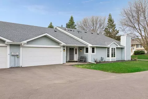 1275 Hilo Ave N, Oakdale, MN 55128