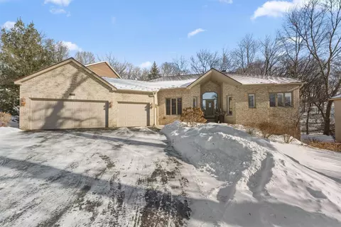 6958 Kenmare Dr, Bloomington, MN 55438