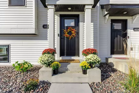 10244 Birchwood Cir, Chaska, MN 55318