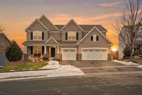 1535 Hemlock Way, Chanhassen, MN 55317