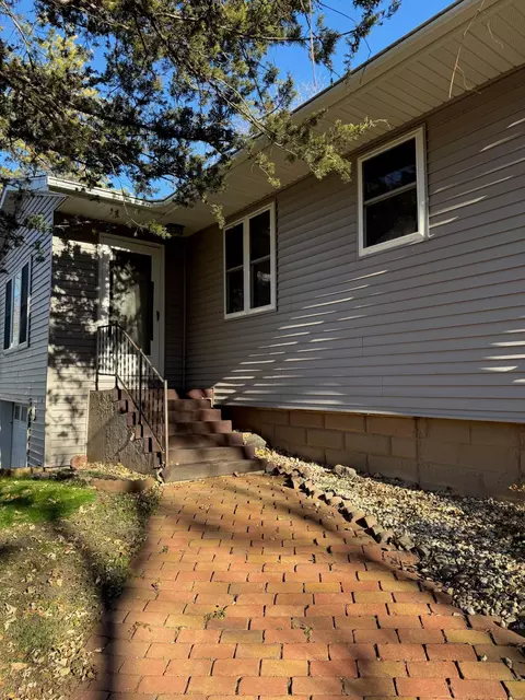 Exterior - 1508 Ridgeview Dr, Montevideo, MN 56265 photo 1 of 7