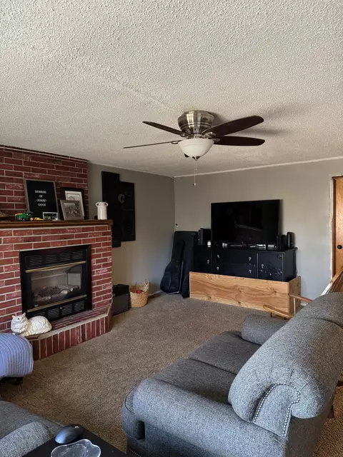 Living - 1508 Ridgeview Dr, Montevideo, MN 56265 photo 2 of 3