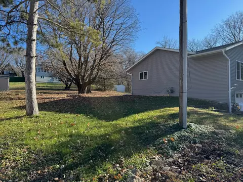 Exterior - 1508 Ridgeview Dr, Montevideo, MN 56265 photo 6 of 7