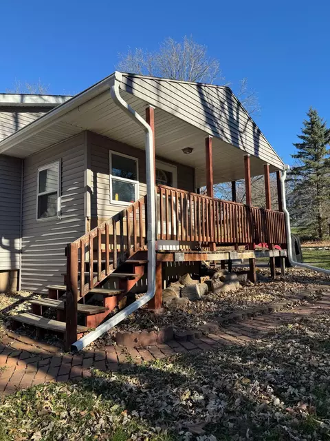 Exterior - 1508 Ridgeview Dr, Montevideo, MN 56265 photo 2 of 7