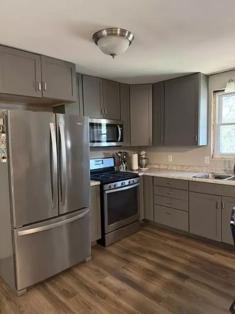 Kitchen - 1508 Ridgeview Dr, Montevideo, MN 56265 photo 2 of 4