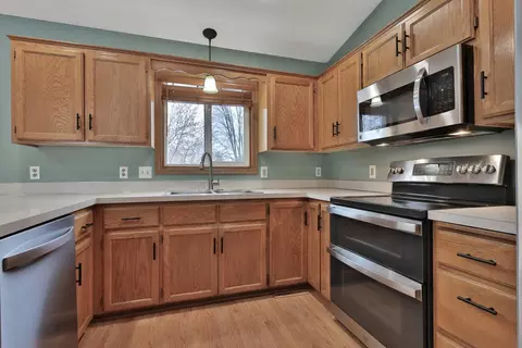 Kitchen - 12155 Osage St NW, Coon Rapids, MN 55448 photo 2 of 3