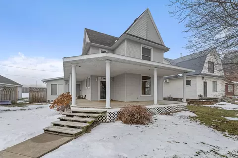 209 Oak St S, Mabel, MN 55954