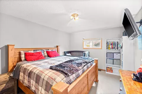 Bedroom - 406 3rd Ave NW, Buffalo, MN 55313 photo 1 of 4