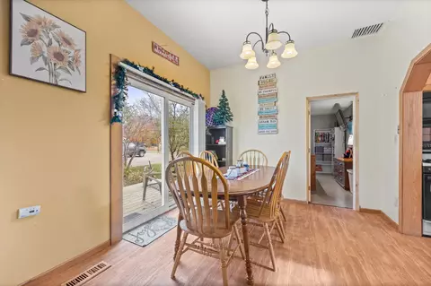 Dining - 406 3rd Ave NW, Buffalo, MN 55313 photo 1 of 1
