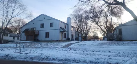 2004 26th Ave NW, Rochester, MN 55901