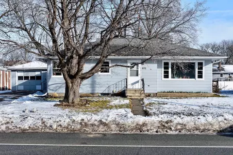 670 W Sarnia St, Winona, MN 55987