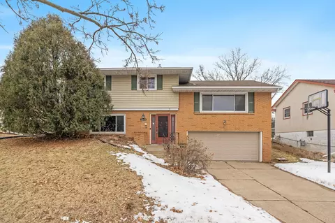 2243 Edgebrook Ave, Saint Paul, MN 55119