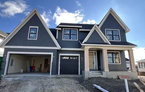 5548 Rolling Hills Pkwy, Chaska, MN 55318