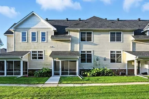 5760 Village Trl, Mound, MN 55364