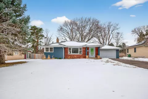 1711 Saint Marys St, Falcon Heights, MN 55113
