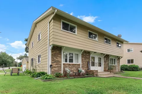 514 Shadyside Cir, Hopkins, MN 55343