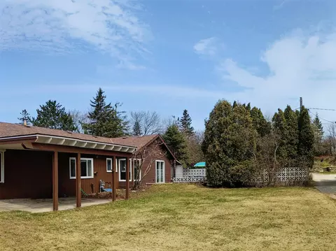 Exterior - 3712 Minnesota Ave, Duluth, MN 55802 photo 4 of 4