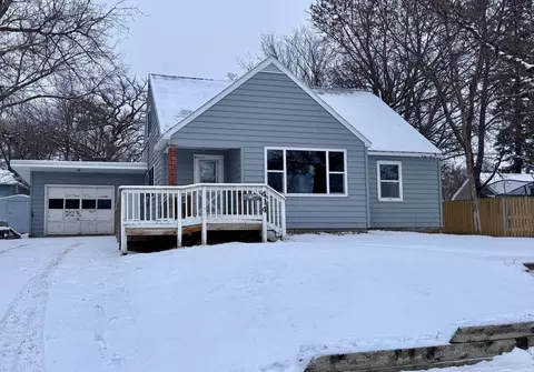 414 Willow St W, Detroit Lakes, MN 56501