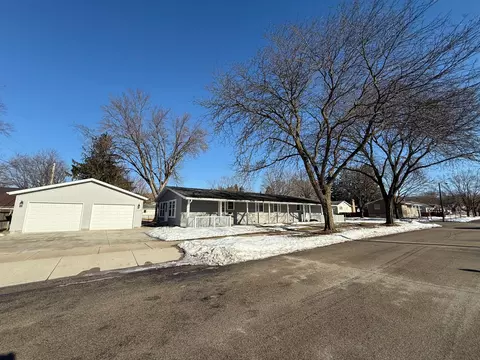 421 15th St NE, Rochester, MN 55906
