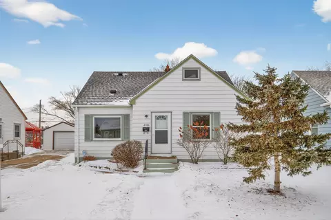 2186 4th St E, Saint Paul, MN 55119
