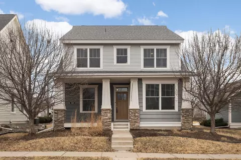 313 Periwinkle Pl, Bayport, MN 55003