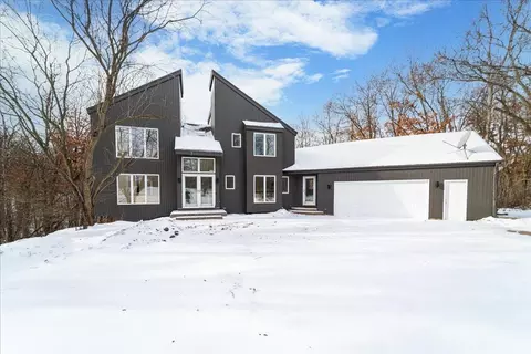 22620 Forest Ridge Dr, Lakeville, MN 55044