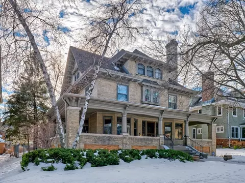 716 Lincoln Ave, Saint Paul, MN 55105