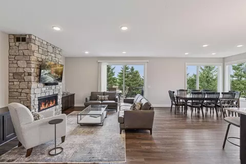 5174 Sundial Ln, Woodbury, MN 55129