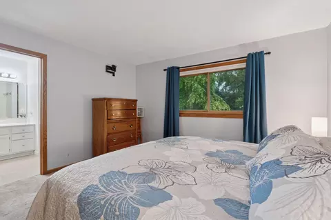 Bedroom - 1603 Raindrop Dr, Eagan, MN 55121 photo 2 of 7
