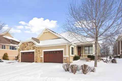 25 Riley Rdg, Chanhassen, MN 55317