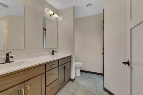 Bath - 5815 Rivers Edge Dr, Saint Cloud, MN 56303 photo 2 of 3