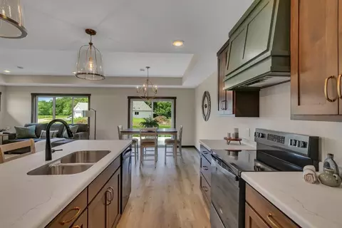 Kitchen - 5815 Rivers Edge Dr, Saint Cloud, MN 56303 photo 5 of 5