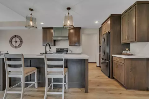 Kitchen - 5815 Rivers Edge Dr, Saint Cloud, MN 56303 photo 2 of 5