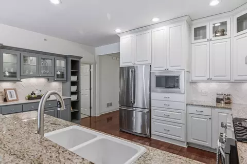 Kitchen - 4834 Steeplechase Cir, Eagan, MN 55122 photo 4 of 5
