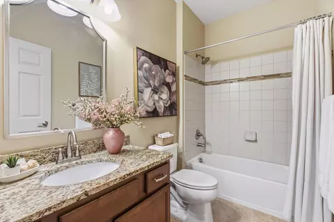 Bath - 4834 Steeplechase Cir, Eagan, MN 55122 photo 4 of 5