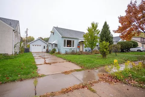 1963 Nortonia Ave, Saint Paul, MN 55119