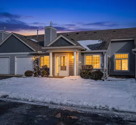 861 Sunrise Dr, Woodbury, MN 55125