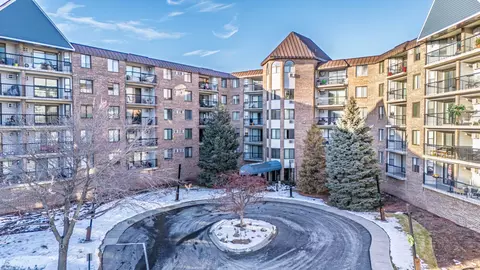 2601 Kenzie Ter #515, Saint Anthony, MN 55418