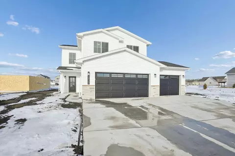 2420 38 Ave S, Moorhead, MN 56560