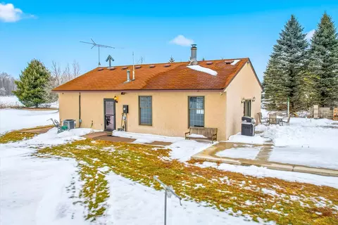 14379 Chestnut Rd, Milaca, MN 56353
