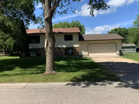 2408 21st Ave SW, Willmar, MN 56201