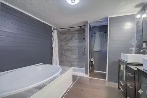 Bath - 332 3rd St, Campbell, MN 56522 photo 4 of 4